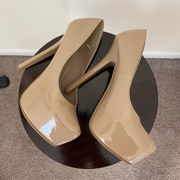 Heels - Picture 4 of 6